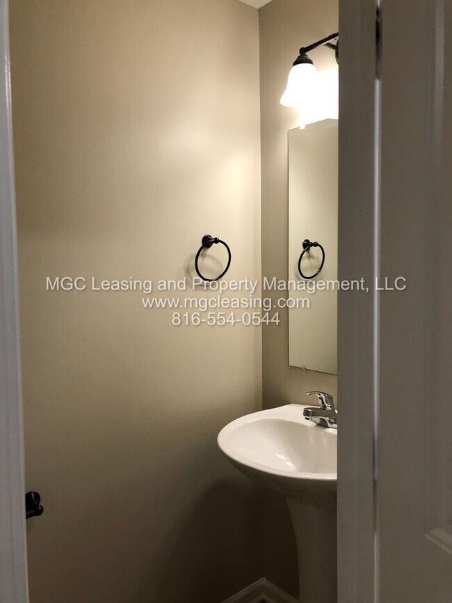 Foto del edificio - LUXURY BALTIMORE TOWNHOME IN THE NORTHLAND!