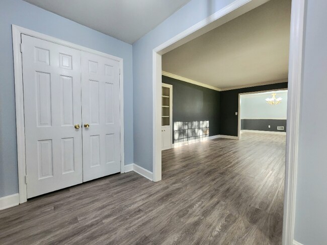 Foto del edificio - 508 E Standing Springs Rd