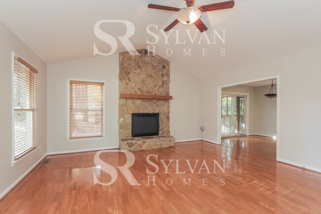 Foto del edificio - Unwind and Explore at Your Tega Cay Oasis:...