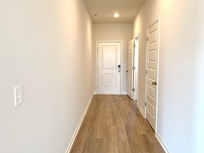 Foto del edificio - 821 Moray Ln