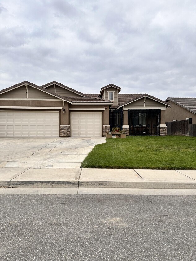 Primary Photo - 10909 Rainwater Ln