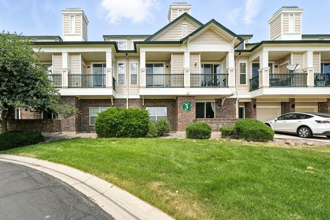 Beautiful, Light-Filled 2BR/2BA Townhome at Saddlebrooke - Beautiful, Light-Filled 2BR/2BA Townhome at Saddlebrooke