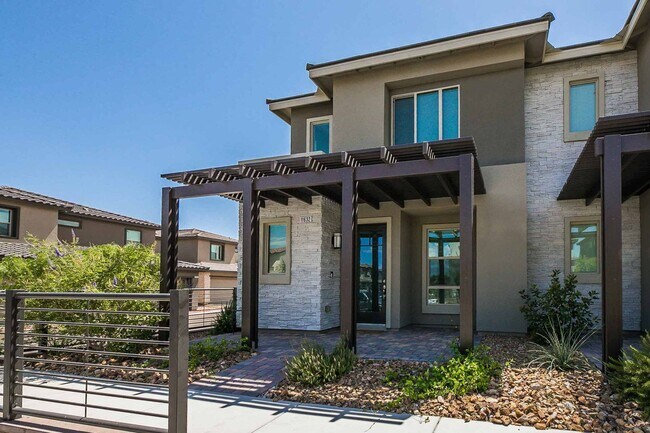 Foto del edificio - STUNNING 3 BEDROOM TOWNHOUSE IN SUMMERLING...