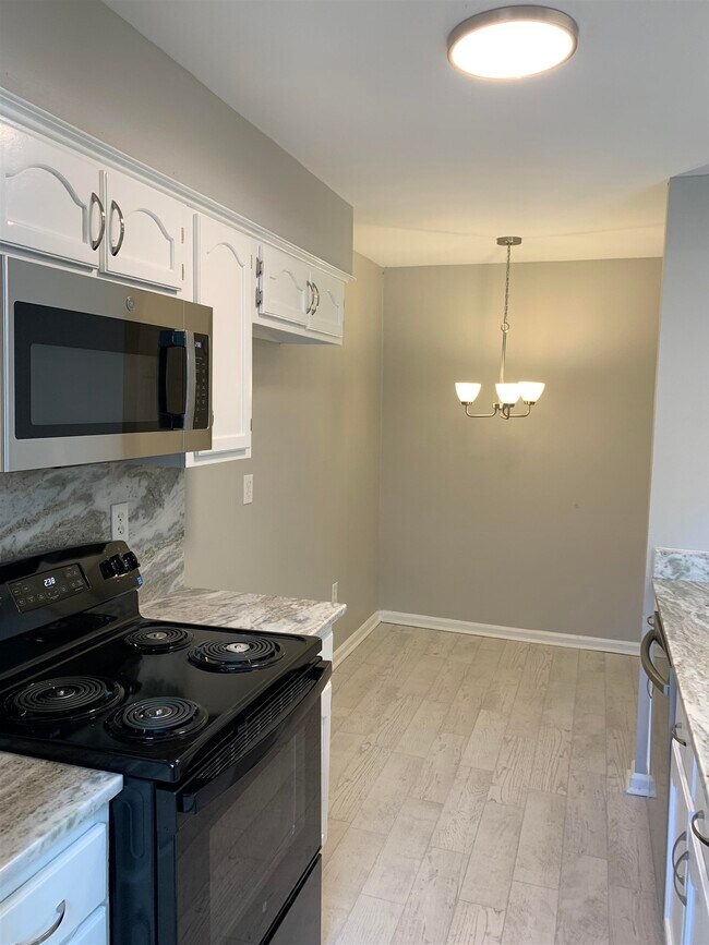 Building Photo - 4834 Sturbridge Ln