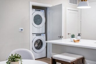 Building Photo - Heights at 1520 Apartments