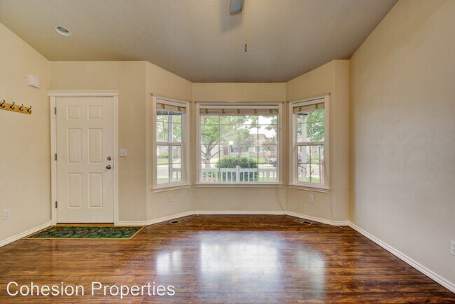 Foto del edificio - 4 br, 2.5 bath House - 4195 E English Dr