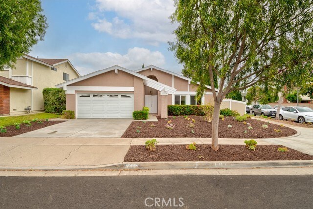 Foto principal - 17512 Luther Ave