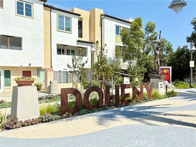 Foto del edificio - 1632 Doheny Way