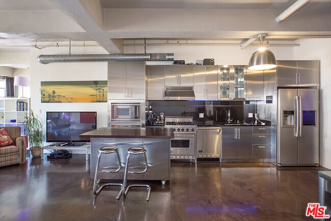 Foto del edificio - 849 S Broadway