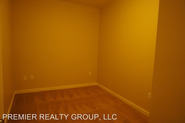 Building Photo - 4575 Dean Martin Dr