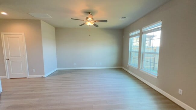 Building Photo - 1012 Tillman Ln