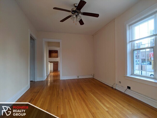 Foto del edificio - 953 W Cornelia Ave