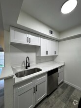 Building Photo - 170 De Chantle Rd