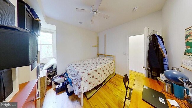 Foto del edificio - 330 N Preston St