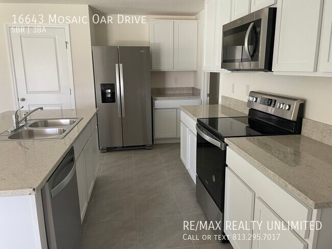 Building Photo - Sereno 5/3 Home - 16643 Mosaic Oar Dr Wima...