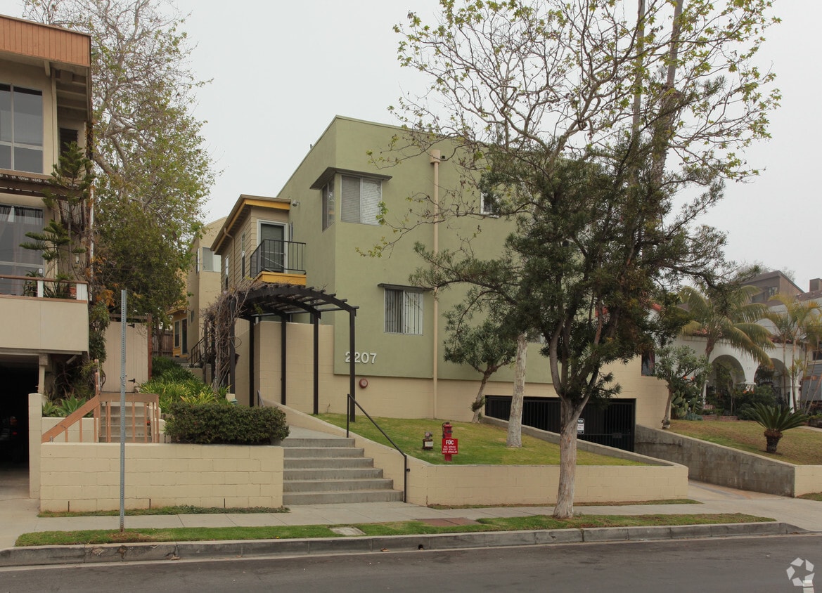 Building Photo - 2207 6th St