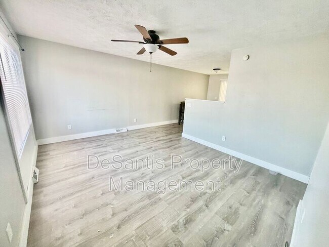 Foto del edificio - 6313 Crestview Dr