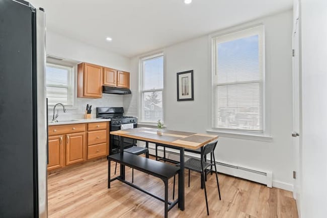 Foto del edificio - 1622 Union Turnpike