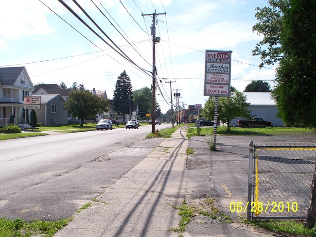 Building Photo - 68 E Orvis St