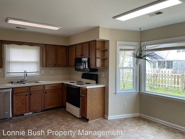 Building Photo - 3 br, 2 bath House - 2204 Shepherds Court