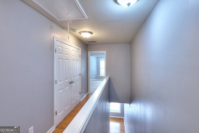 Foto del edificio - 883 Commonwealth Ave SE