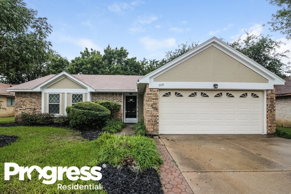2310 Overbrook Dr, Arlington, TX 76014 House Rental in Arlington, TX