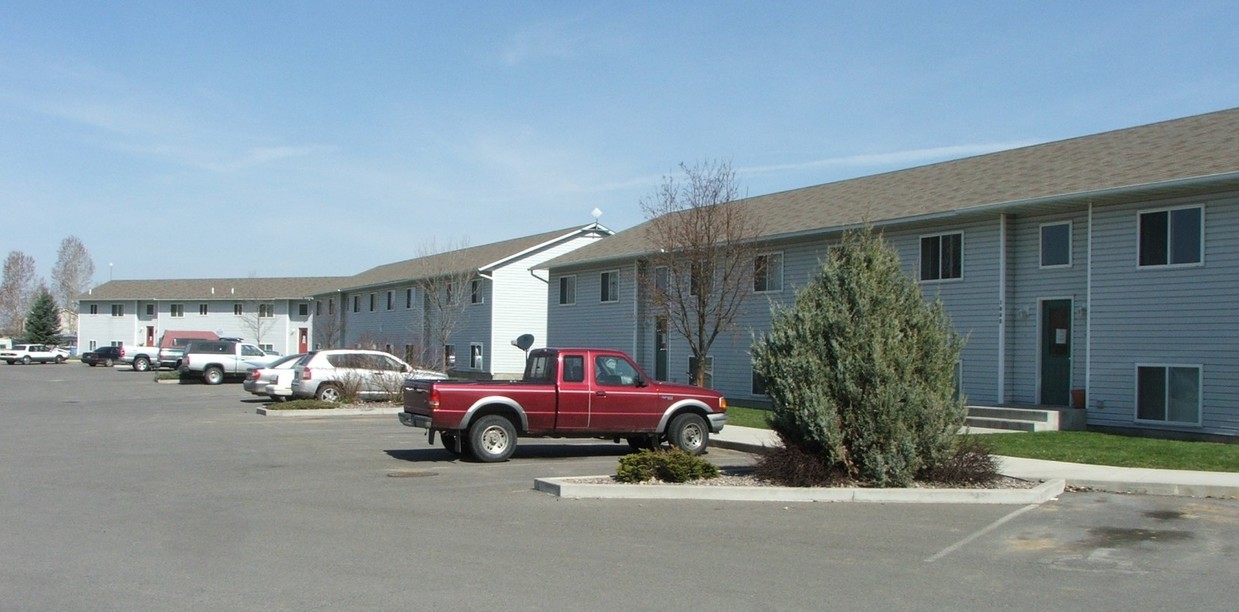 Primary Photo - North Russell Apartments