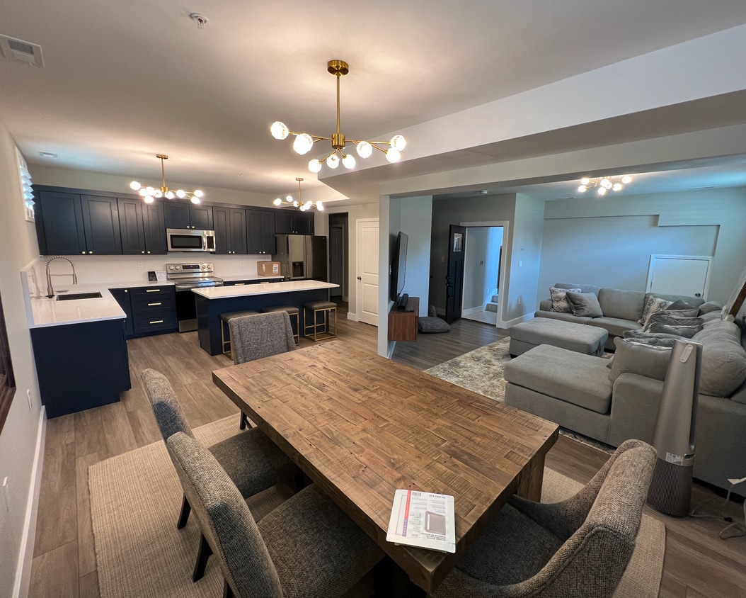 Foto principal - 6108 Waterman Blvd