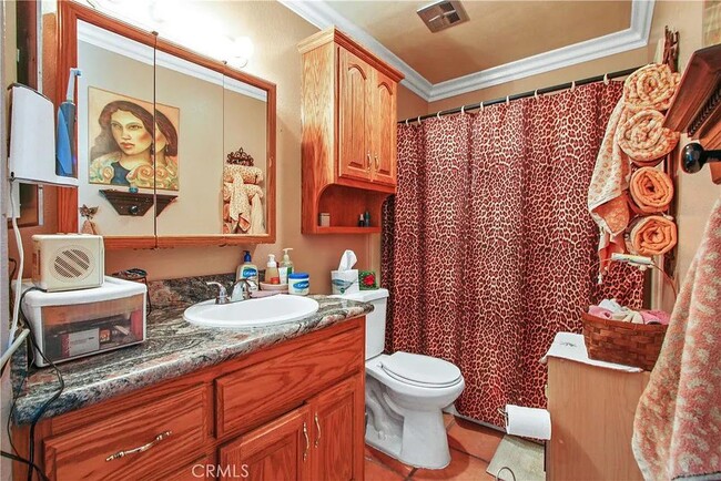 Foto del edificio - 1000 W MacArthur Blvd