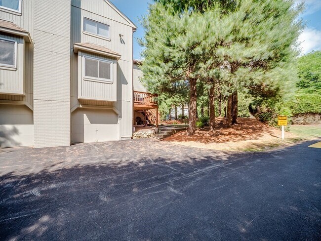 Foto del edificio - 49 Captain Eames Cir