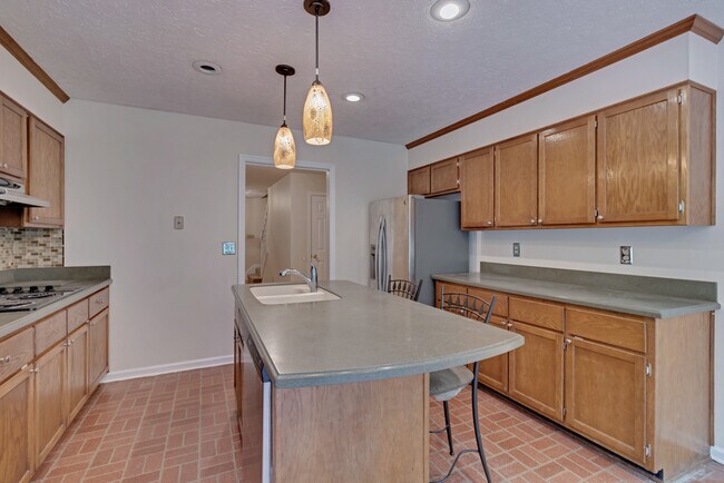 Foto del edificio - 130 Briarwood Ln