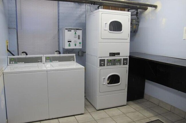 Foto del edificio - No Broker Fee - Available now - Allston 1 Bed