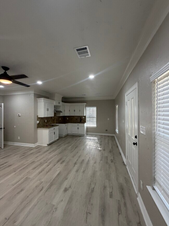 Foto del edificio - 5617 Carver Dr