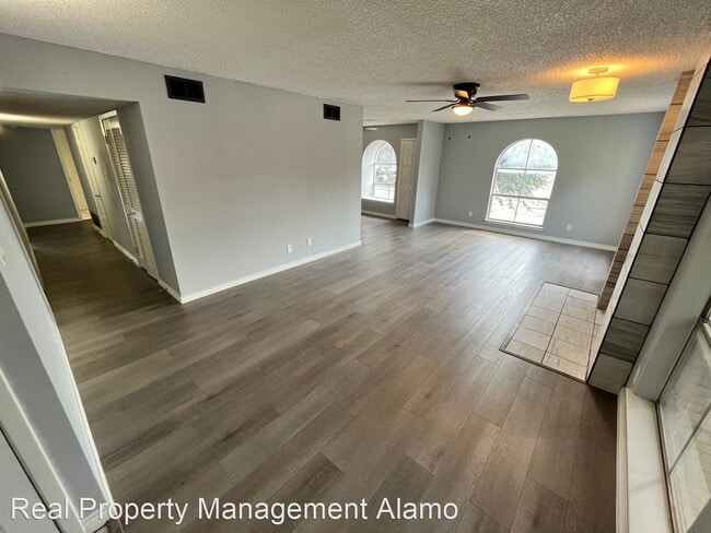 Building Photo - 3 br, 2 bath House - 8915 Datapoint Dr APT...