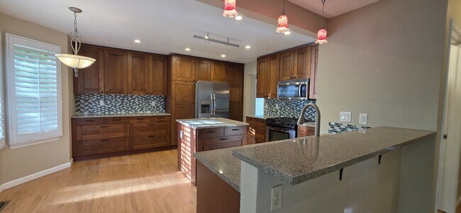 Foto del edificio - 572 W Jamison Pl