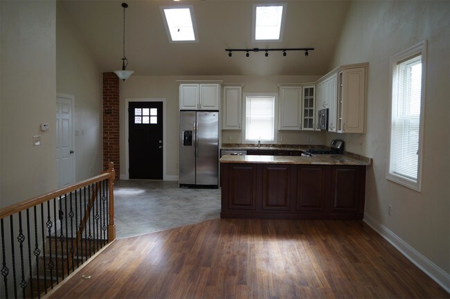 Photo - 6370 Morrowfield Ave Townhome