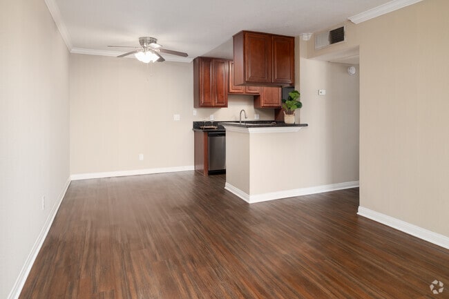 1 habitación, 1 baño - 642 pies cuadrados - Comedor - Adagio