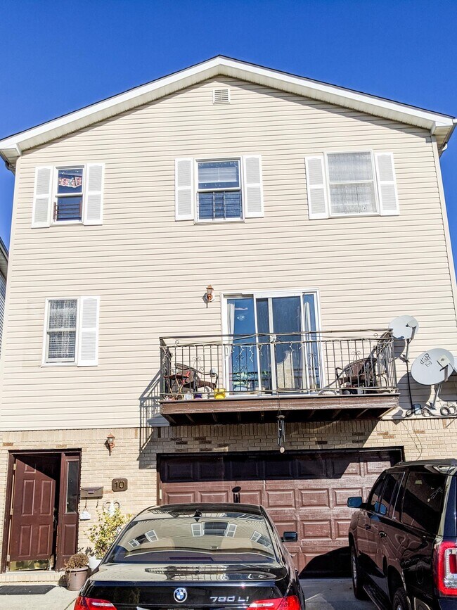 Foto del edificio - 10 Elm Ct