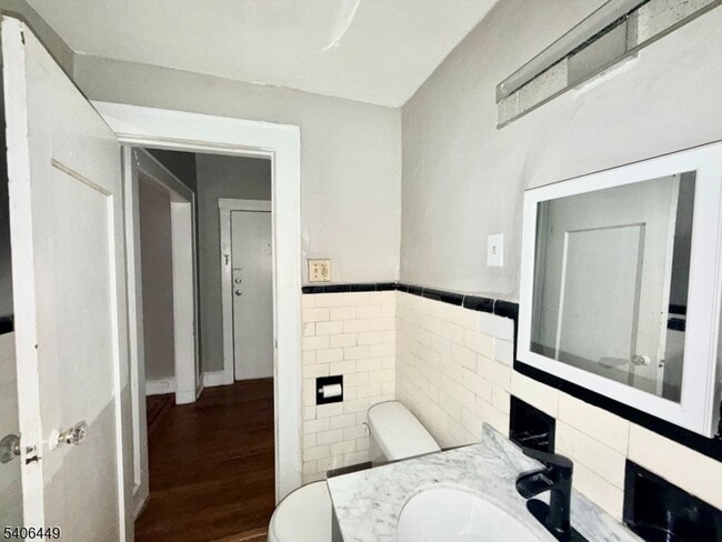 Foto del edificio - 17 Elwood Pl