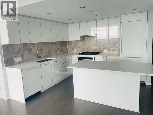 Photo du bâtiment - 6700-6700 Dunblane Ave