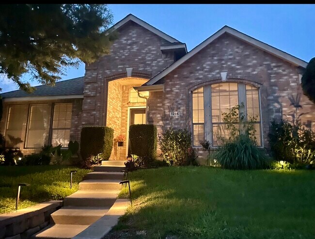 Foto del edificio - 1215 Heather Brook Dr
