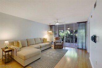 Building Photo - 285 Naples Cove Dr