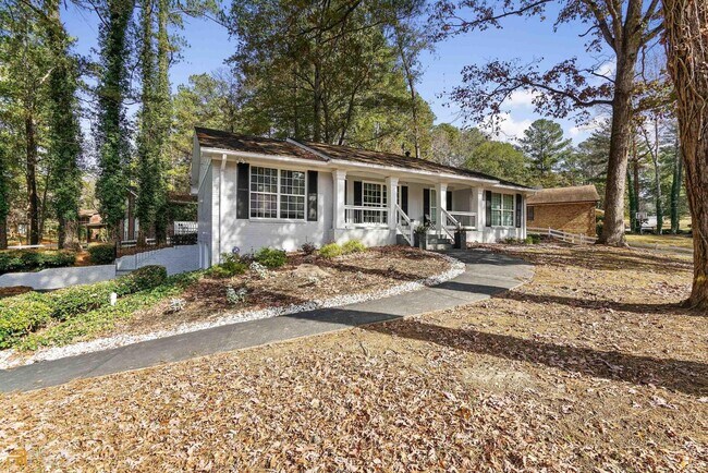 Foto del edificio - 1357 Oakcrest Dr SW