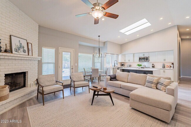 Building Photo - Beautiful full furnished home in desirable North Scottsdale