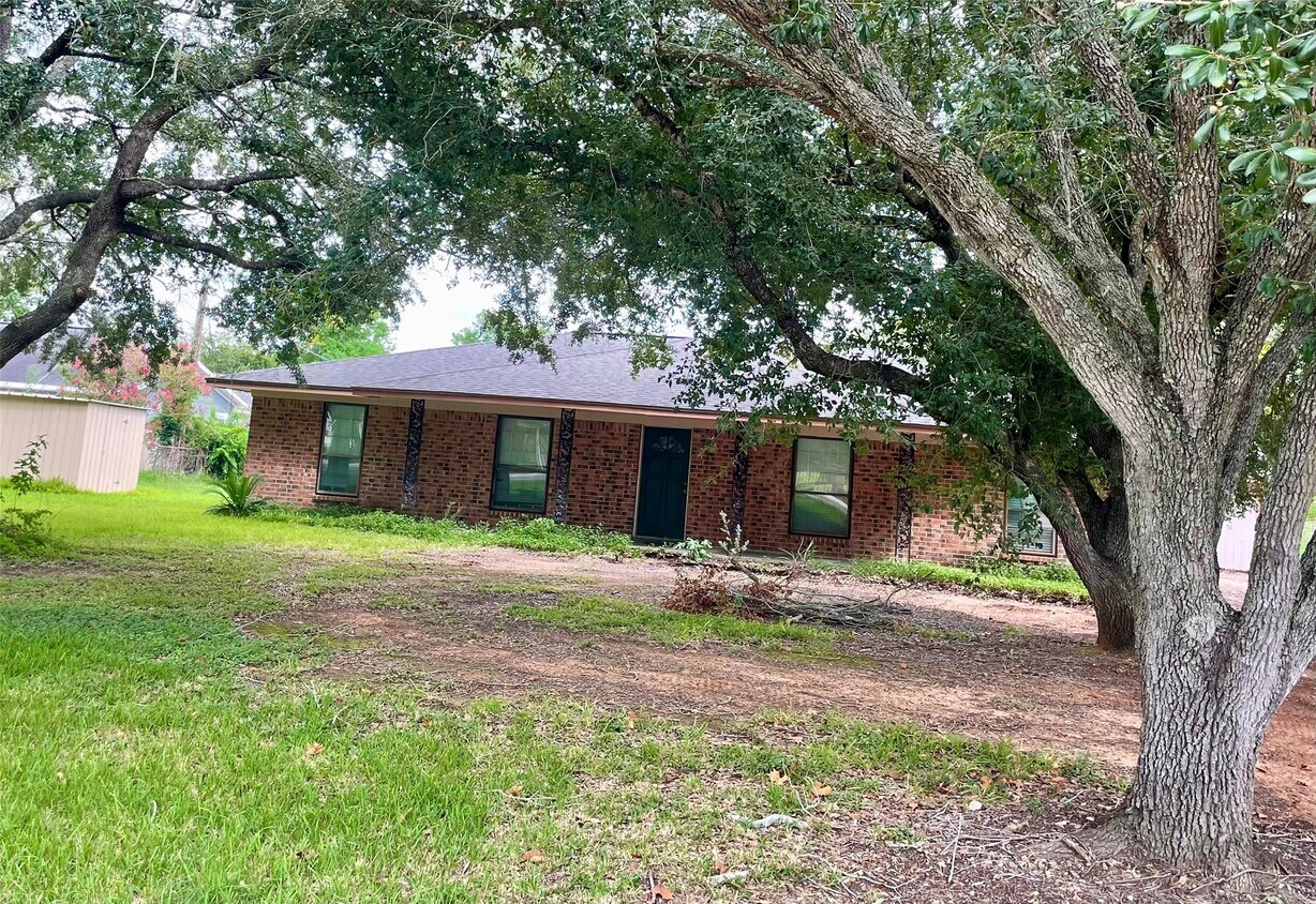 Primary Photo - 811 Tori Rd