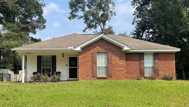 Foto del edificio - 121 Hickory Trail