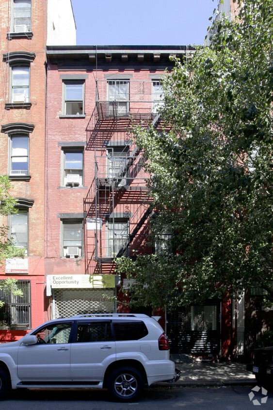 Building Photo - 531 E 13th St