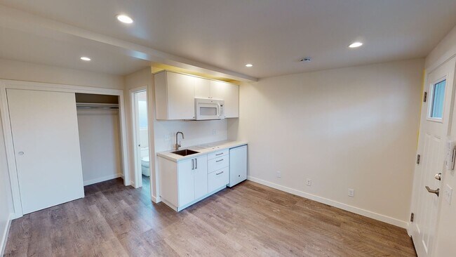 Foto del edificio - Updated Studio with Private Outdoor Space in Coronado!