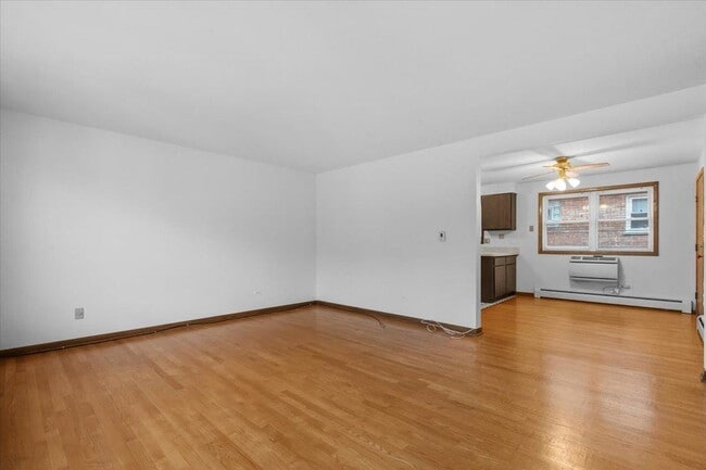 2 bedroom in Chicago IL 60625 - 2 bedroom in Chicago IL 60625 Apartment