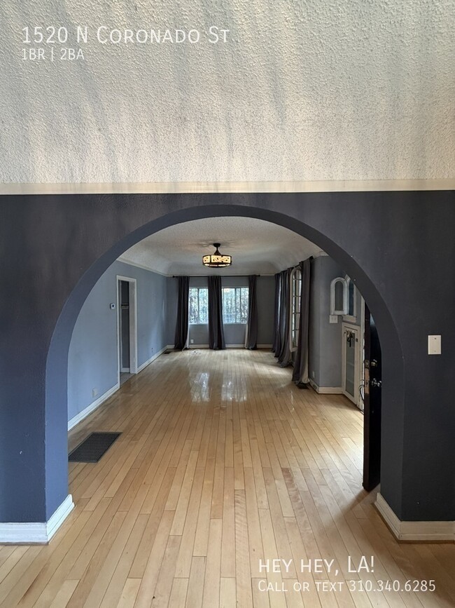 Building Photo - 1520 N Coronado St